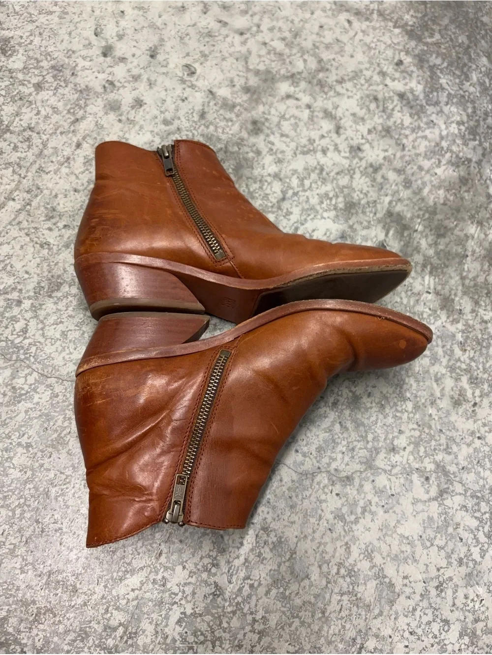 Frye Carson  piping bootie size 7.5